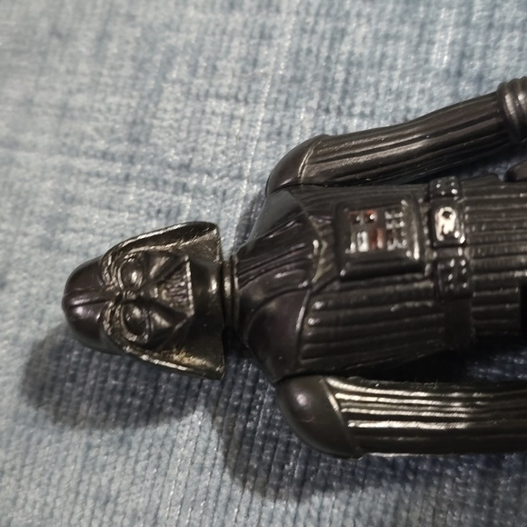 Vintage Kenner 1977 Star Wars Darth Vader Action Figure - Picture 2 of 8